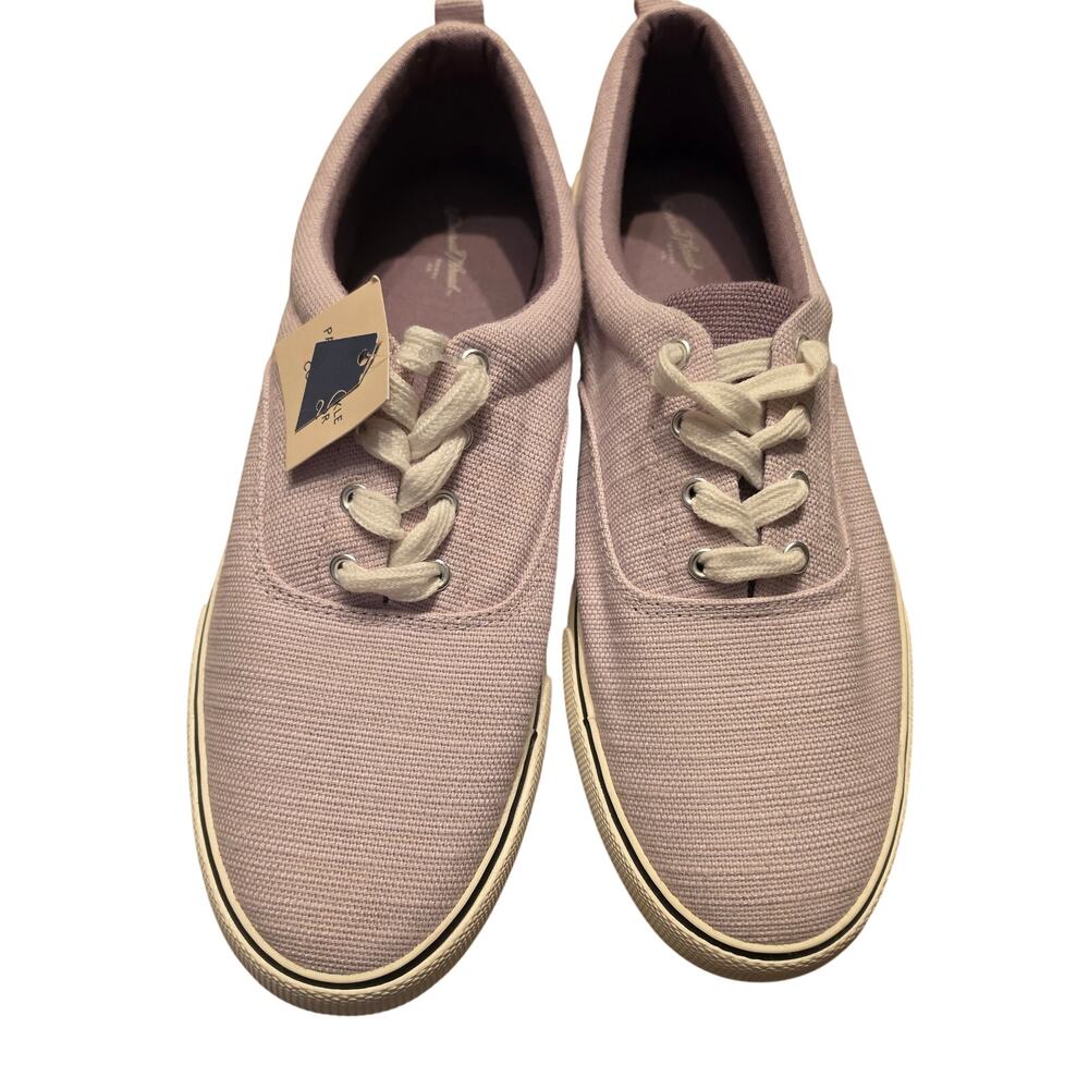 NWT Universal Thread Molly Lavender Canvas Sneakers Size 10